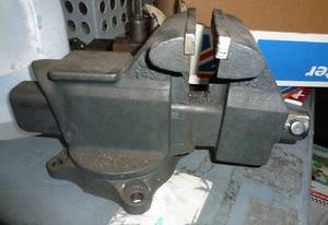 Craftsman 4-12 vise