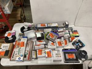 lot 67 image: Huge Lot Misc Lighting, Bathroom Dcor, and other Electronics ($300 Retail Value)