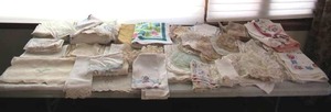 lot 10 image: Lot of Linens. Granny Cottage Core.
