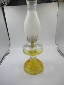 lot 53 image: Nice Vintage Oil Lamp. 