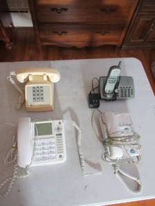 lot 83 image: Lot of Misc. Vintage Telephones.