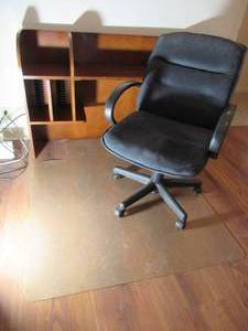 lot 97 image: Rolling Desk Chair & Chair Mat.