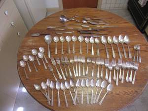 lot 126 image: Lot of Vintage service ware utensils. Granny Cottage Core. Farmhouse. 