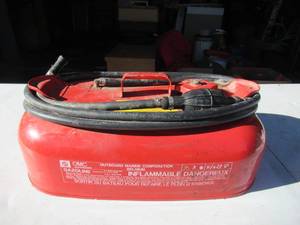 lot 146 image: 2.5 Gallon Gas Tank for Boat.