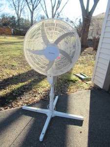 lot 172 image: Holmes Floor Fan with Remote Control. Extends to 51 tall. Works