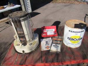 lot 176 image: Kerosene heater Kero-Sun OMNI 105, maintenance kit in case.