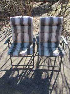 lot 185 image: 2 Outdoor Lawn Chairs with fabic seats & backs. Foldable.