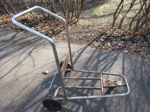 lot 193 image: Vintage 3 Wheel Cart. 