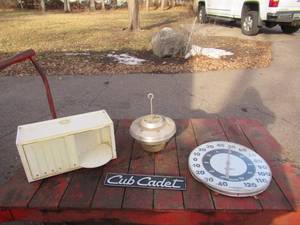 lot 206 image: Lot of 4 Items1970s Lazy Susan Shelf, Thermometer, Bird Feeder, Cub Cadet Sign