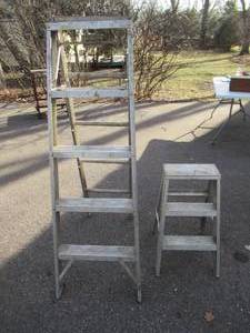 lot 213 image: Lot of 2 Aluminum Step Ladders.