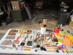 lot 234 image: Lot of Paint Items