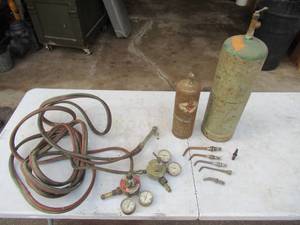 lot 239 image: Settling Tank & Gauges for welding