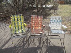 lot 246 image: 3 Vintage Outdoor Patio Lawn Chairs. Foldable. Retro. 