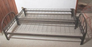 lot 90 image: Charming Antique Vintage Expandable Metal Trundle Bed. Twin Size. Granny Cottage Core. Farmhouse. 