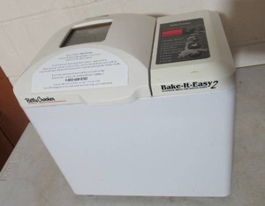lot 280 image: Betty Crocker Bread Maker. Model BC-1692