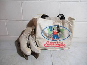 lot 282 image: Vintage Womens White Ice Figure Skates & Disney canvas bag