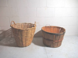 lot 284 image: Vintage Baskets Apple Basket & Wicker Laundry Basket