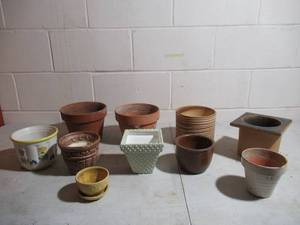 lot 301 image: Lot of Various Flower Plant Pots. 1 Shawnee USA.1 Bennington Pottery.