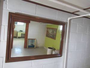 lot 325 image: Vintage Wall Mirror