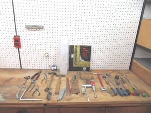 lot 351 image: Lot of Miscellaneous tools Pliers, Hammers, Screwdrivers.