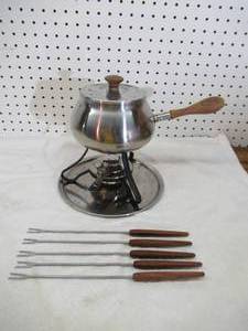 lot 362 image: Vintage Fondue Pot with 5 wood handled Fondue Forks and WF Tray. Mid Century Modern. Mid Century Modern. 