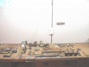 lot 385 image: Lot of various Antique Hardware items