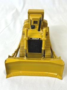 ERTL 150 Caterpillar CAT Track Bulldozer in Good Condition