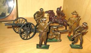 lot 155 image: Lot of Vintage Metal Soldiers, Toys, Games, Etc