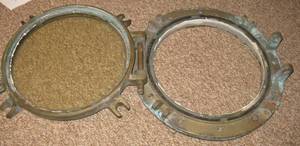 lot 193 image: HEAVY Antique Brass Porthole, 16 Inches