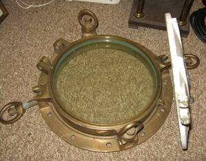 lot 200 image: WWII Era Heavy Brass Porthole