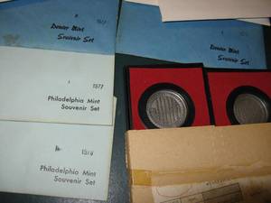 lot 271 image: Bicentennial Era Coin Lot - 1977, 1978 Souvenir Sets, Medallions, 1981 Uncirculated Sets
