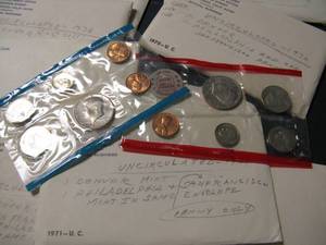 lot 285 image: US Mint Uncirculated Coin Sets, 1969-74, Contains 18 Sleeves