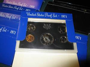 lot 286 image: 10 Proof Sets, 1969-75, Most San Francisco