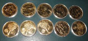 lot 295 image: 10 American Revolution Bicentennial Gilt Medallions, Boxes, Booklets