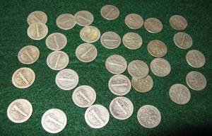 lot 326 image: 33 Silver Mercury and Roosevelt Dimes