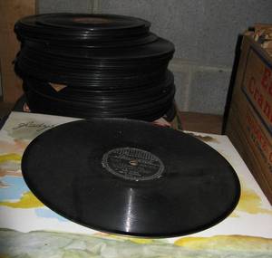 lot 346 image: HUGE Lot of UNSORTED UNSEARCHED LPs  Records