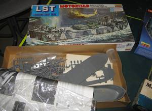 lot 351 image: Lot Vintage WWII LST Plastic Model Kits