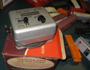 lot 352 image: Lot Vintage HO Trains, Scenery, Bldgs as Seen. Lionel Engine, etc.