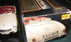 lot 353 image: Vintage Die Cast Model 1995 Mercedes 190 in Box