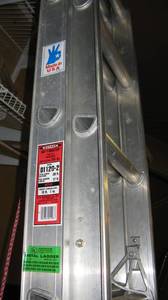 lot 387 image: Aluminum 13 Extension Ladder