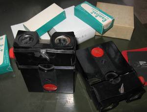 lot 384 image: Vintage Realist Stereo Viewers and Slide Components