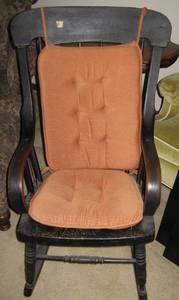 lot 44 image: Vintage Bentwood Rocking Chair