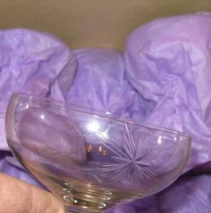 lot 39 image: Set of 1918 Sherbet Glasses - Quantity 11