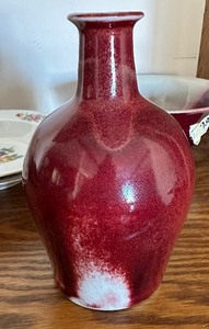 lot 92 image: Oriental Maroon Glazed Vase w Bowls