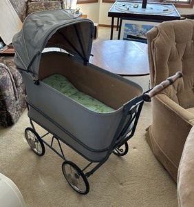 lot 109 image: Antique Baby Buggy