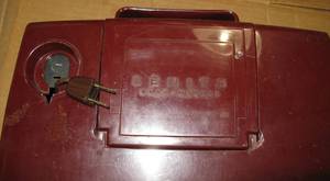 lot 88 image: Vintage Zenith Wave Magnet Radio