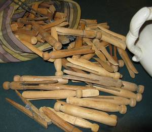 lot 350 image: Lot with Chamber Pot, Ice Crean Churn, Early Clothes Pins