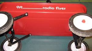 lot 369 image: Vintage 9A Radio Flyer Wagon