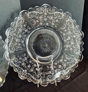 lot 96 image: Vintage Glass Platters and Bowl including Fostoria