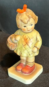 lot 143 image: Vintage Hummel Music Box and Three Collectible Hummel Figurines